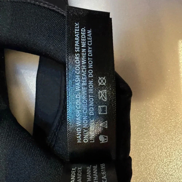 Natori Impulse Racerback Sports Bralette
Size XS - Picture 8 of 8